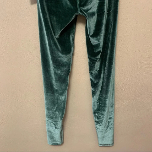 Beyond Yoga Velvet Motion High Waisted Midi Legging in Forest Green XS NWT New - Picture 8 of 15